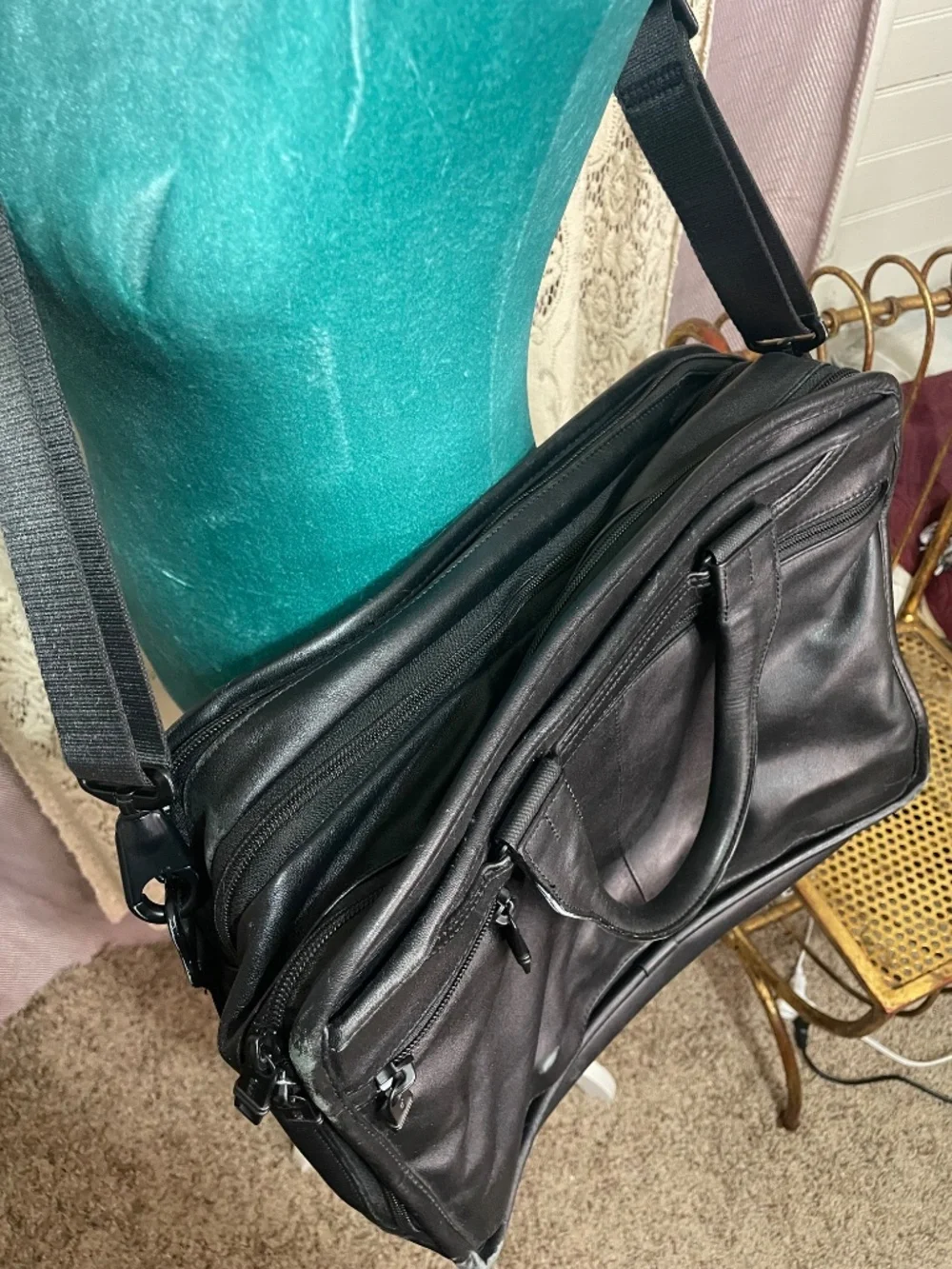 Tumi: vintage Alpha leather expandable briefcase